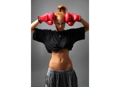 冷酷的女拳击运动员高清图片